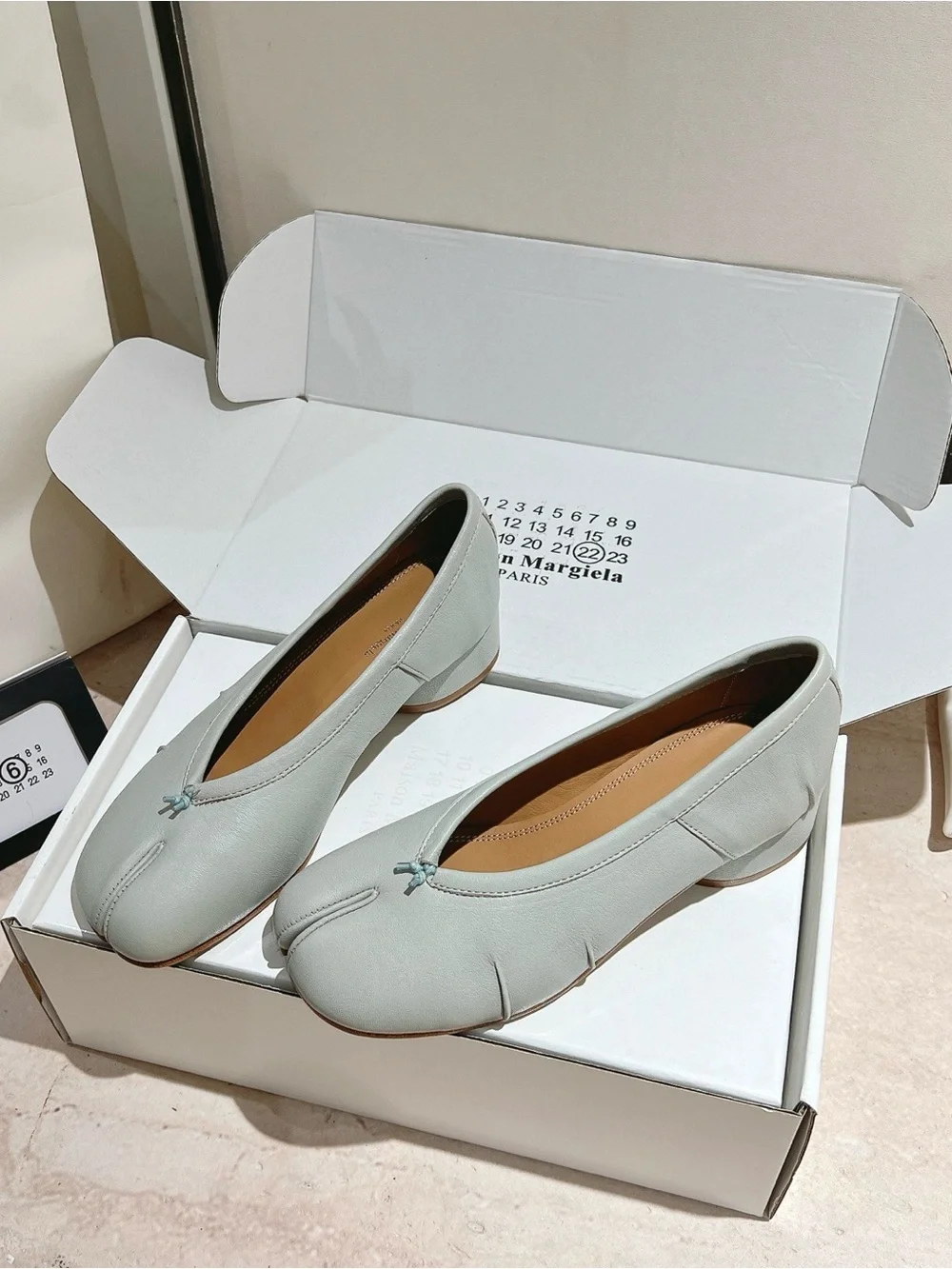 Maison Martin Margiela Women's Split-Toe Leather Flats in Light Gray